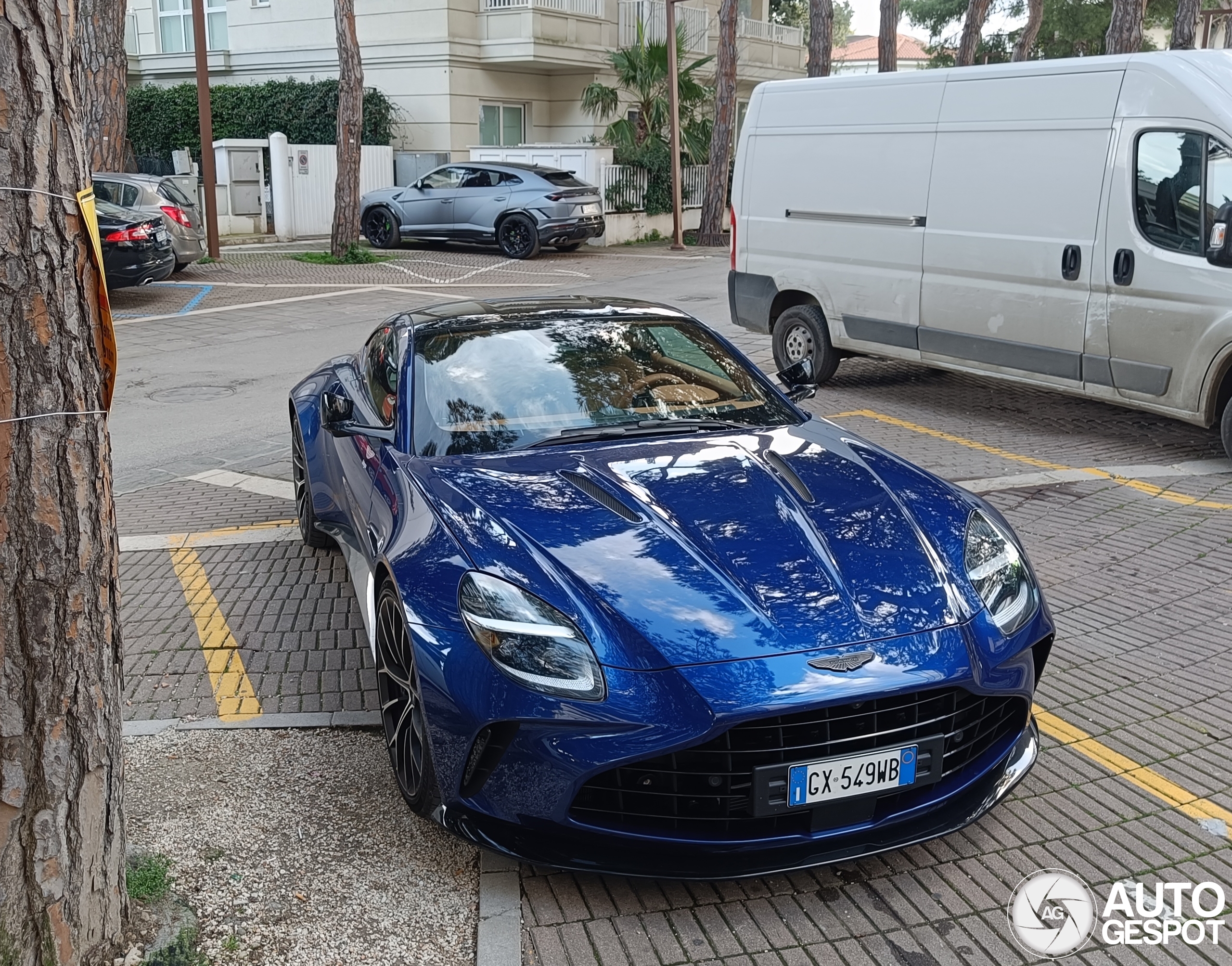 Aston Martin Vantage 2024