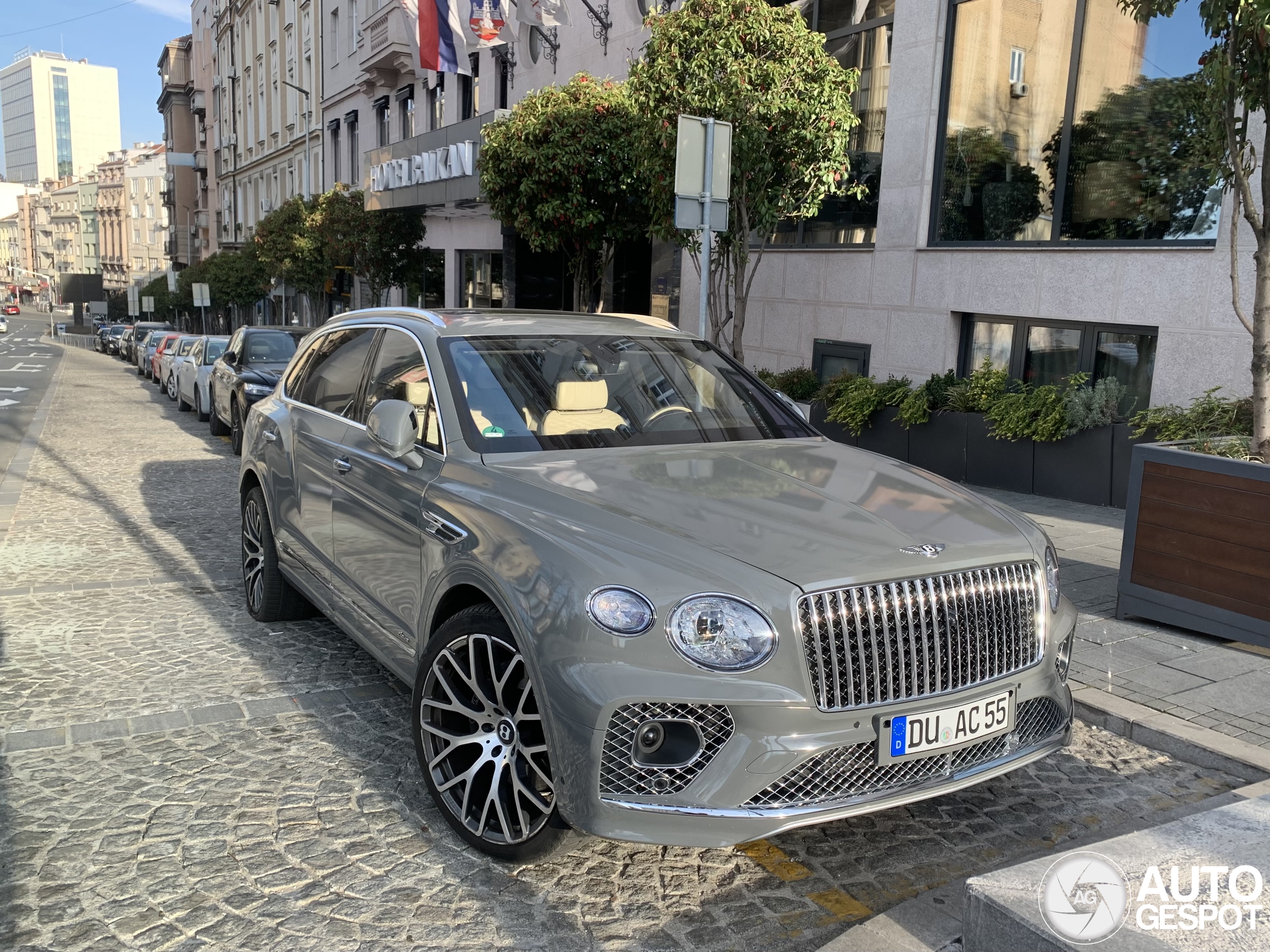 Bentley Bentayga Azure EWB First Edition