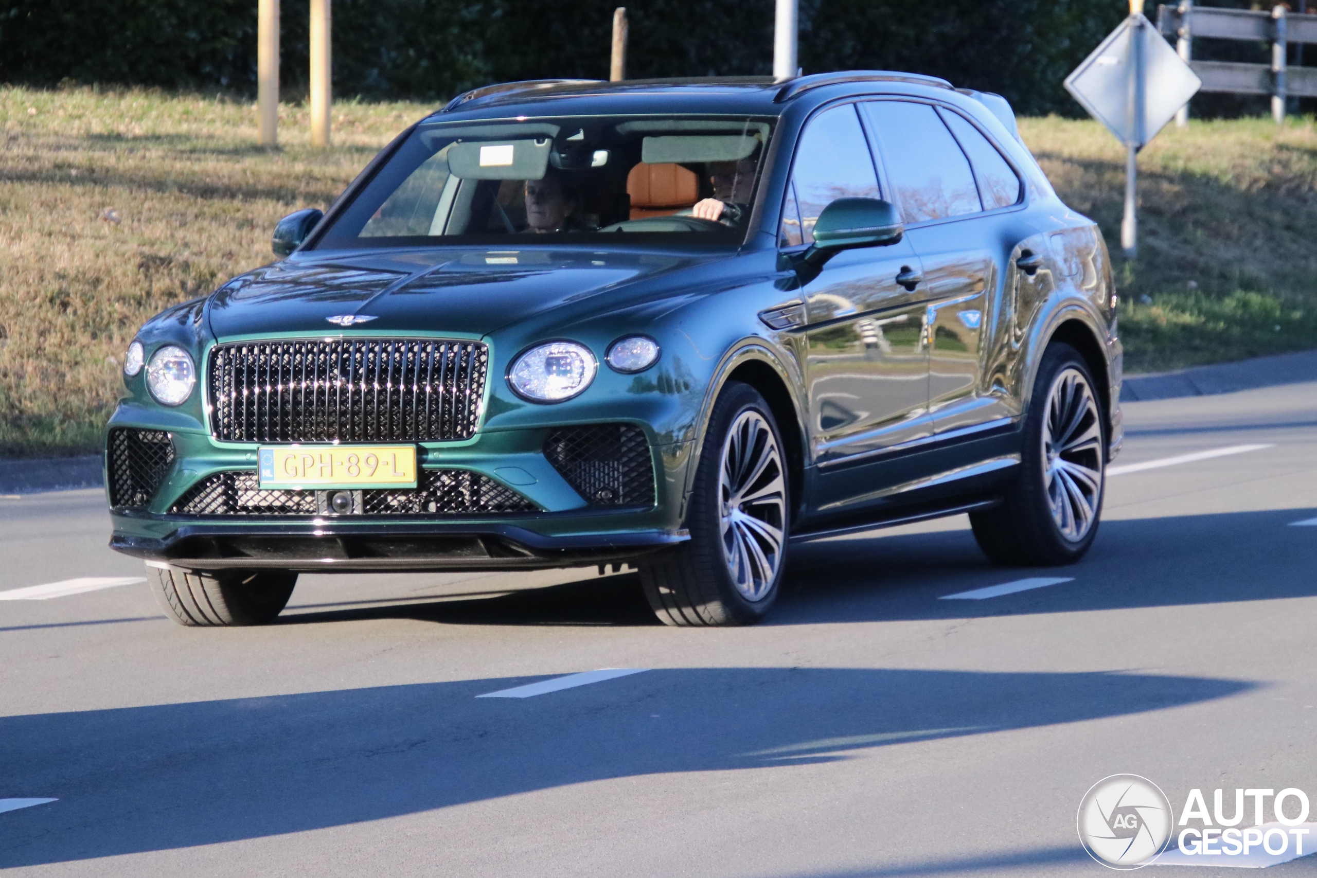Bentley Bentayga Hybrid Azure 2024