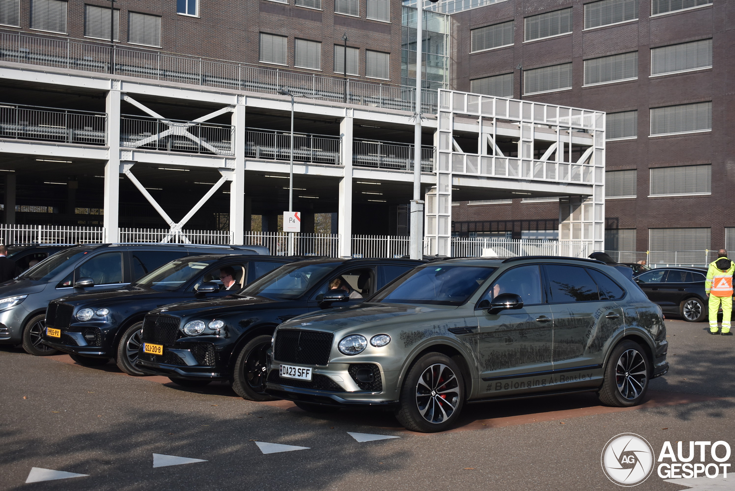 Bentley Bentayga Hybrid S 2024