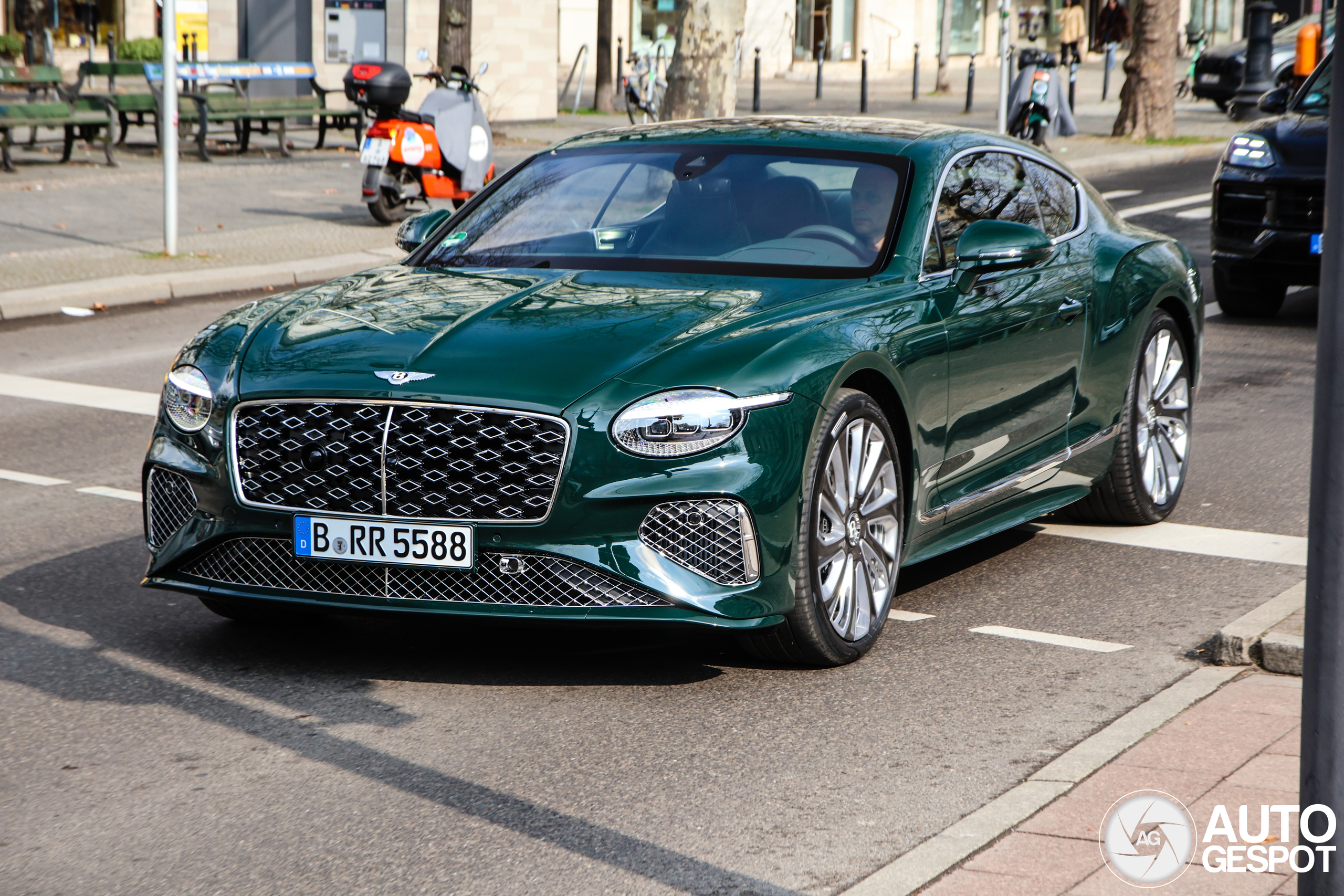 Deze Bentley onderscheidt zich door zijn grille en meer