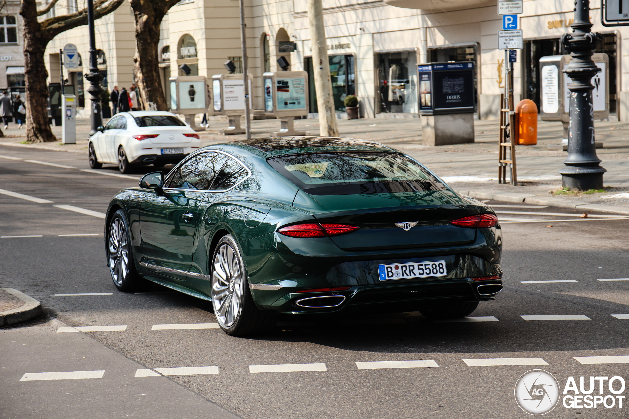 Deze Bentley onderscheidt zich door zijn grille en meer