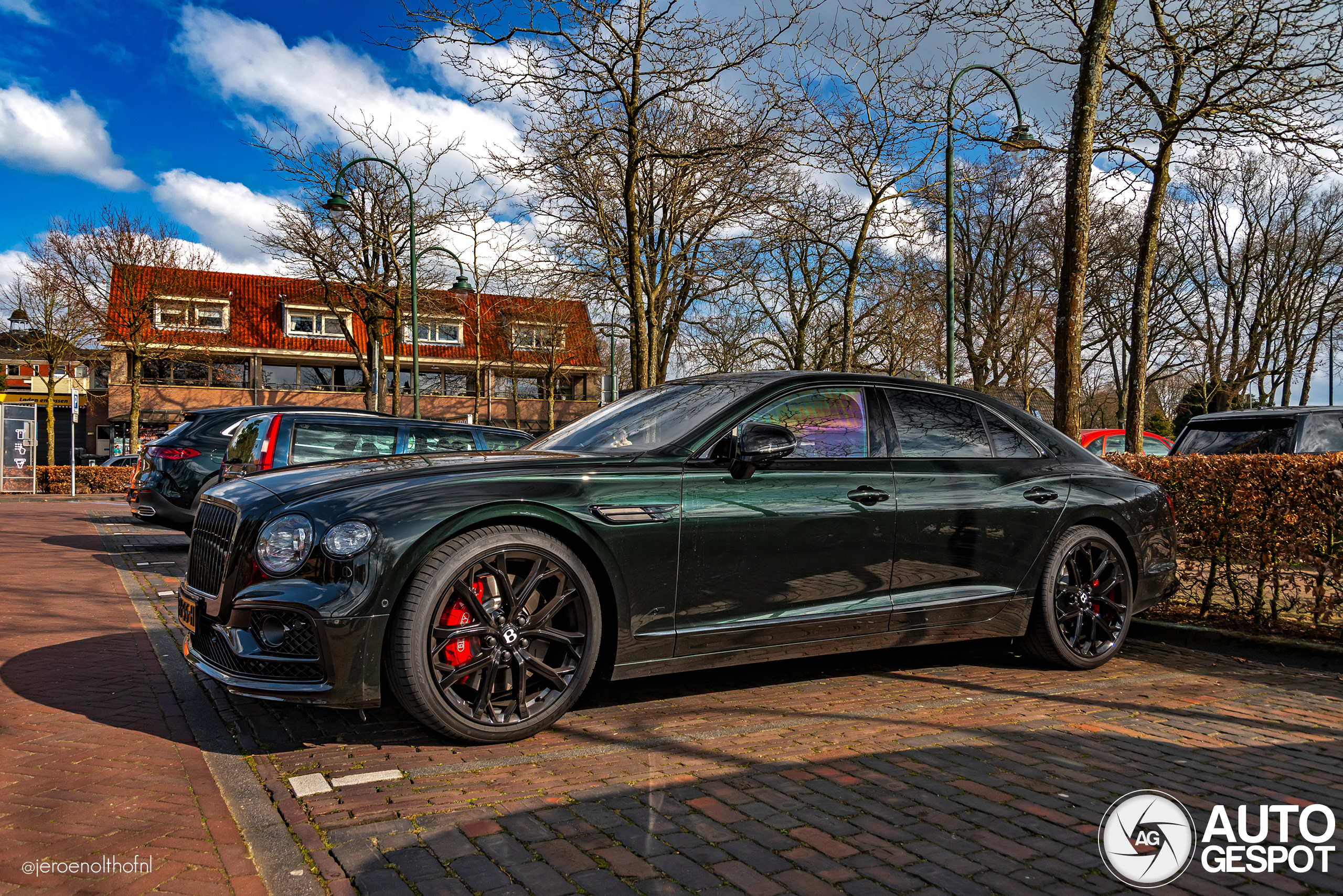 Bentley Flying Spur Hybrid S