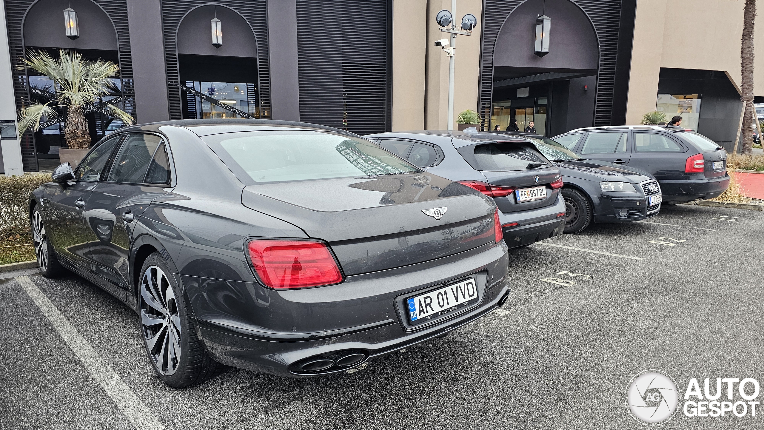 Bentley Flying Spur V8 Azure