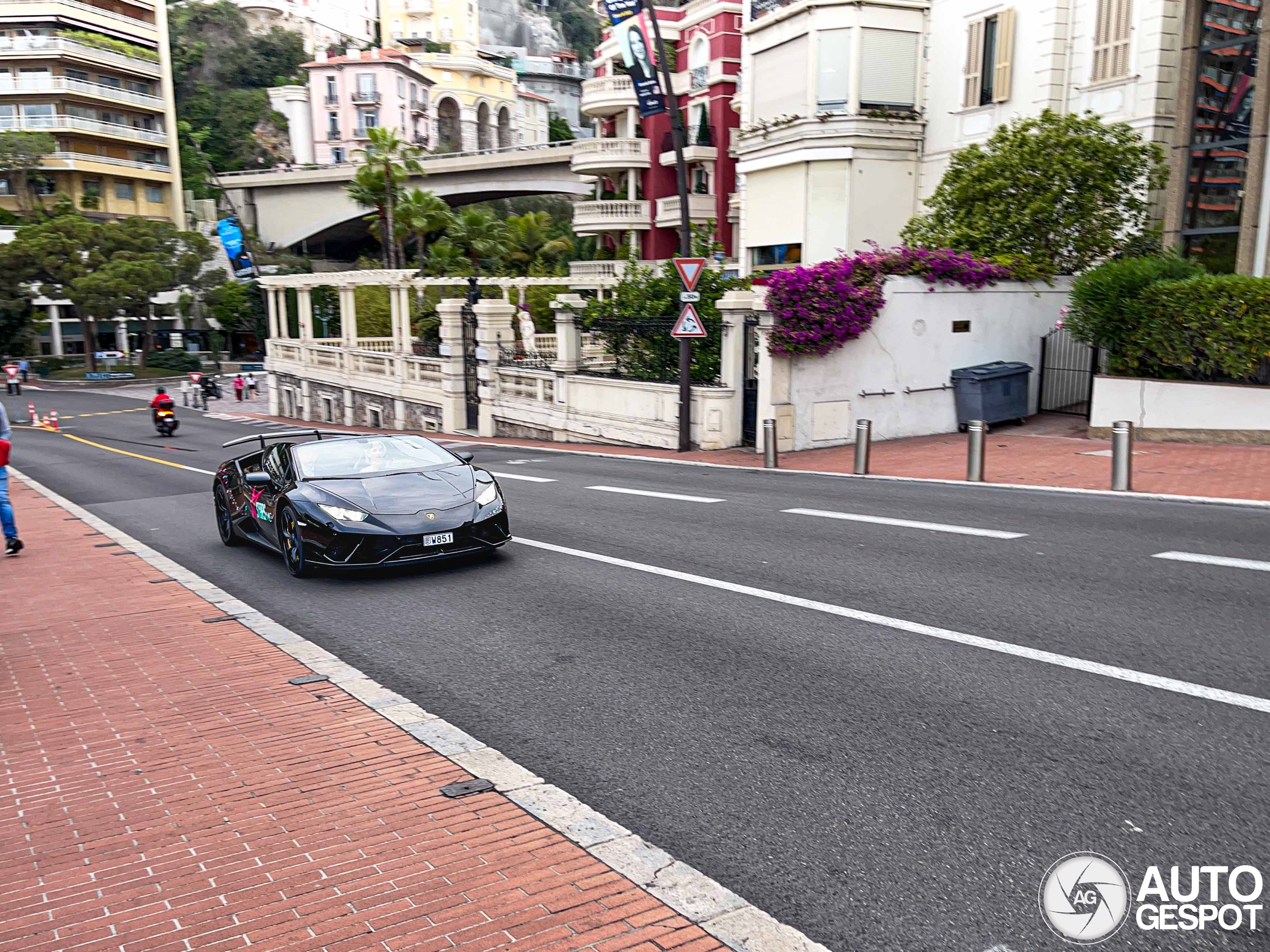 Lamborghini Huracán LP640-4 Performante Spyder