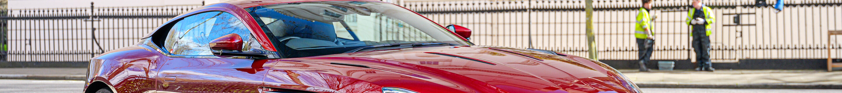 Aston Martin DB11