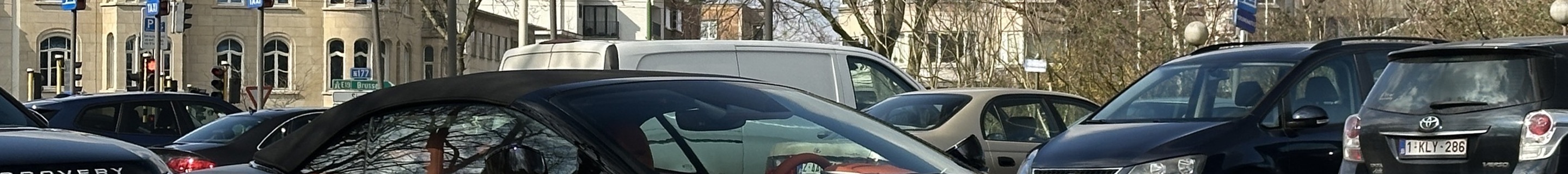 Aston Martin DB12 Volante