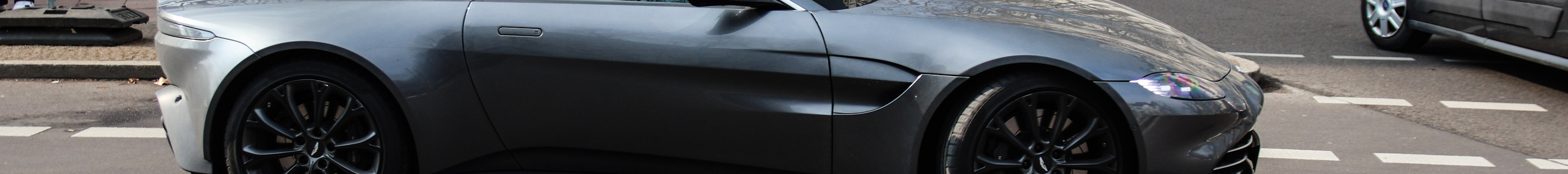 Aston Martin V8 Vantage 2018