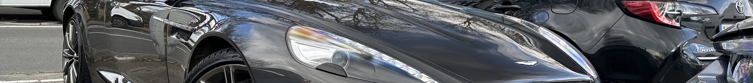 Aston Martin Virage 2011