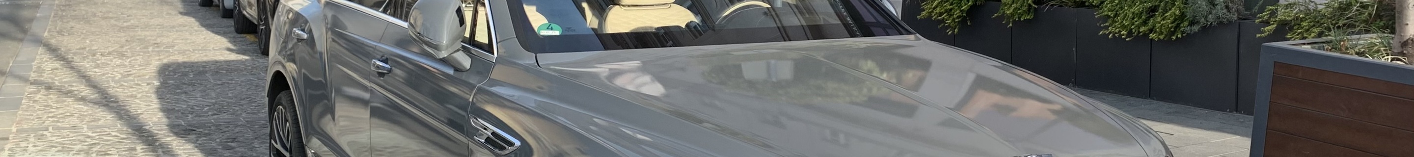Bentley Bentayga Azure EWB First Edition