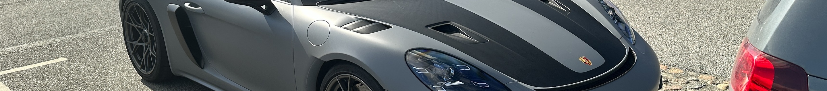 Porsche 718 Cayman GT4 RS Weissach Package