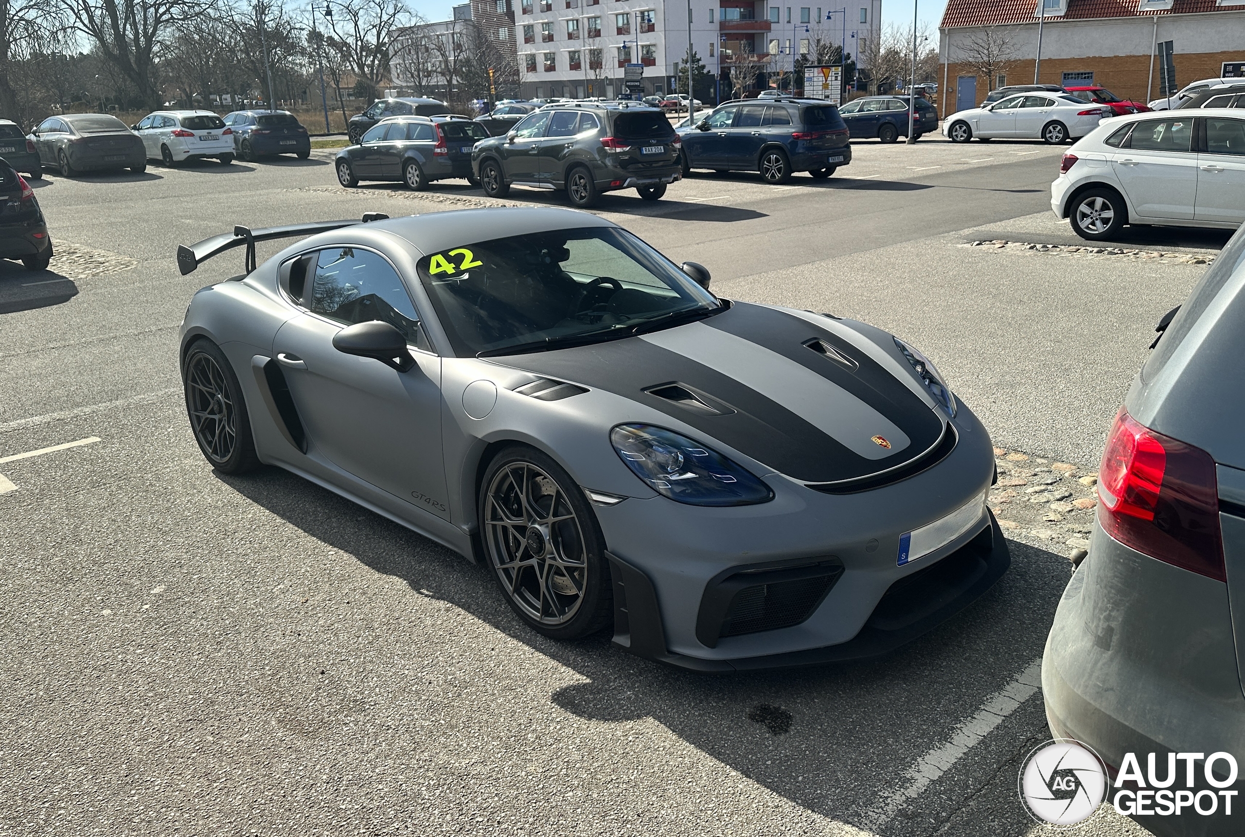 Porsche 718 Cayman GT4 RS Weissach Package