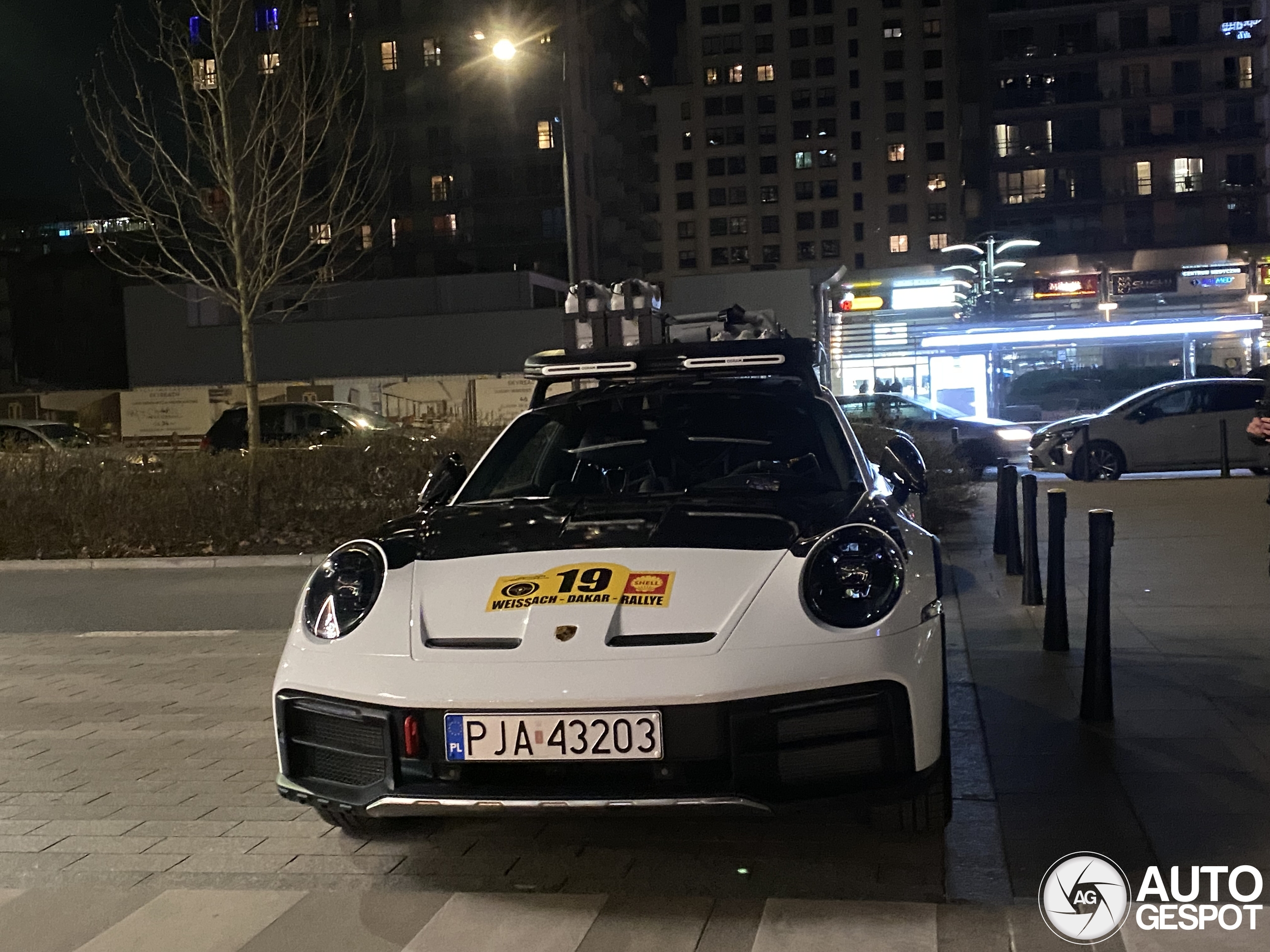 Porsche 992 Dakar