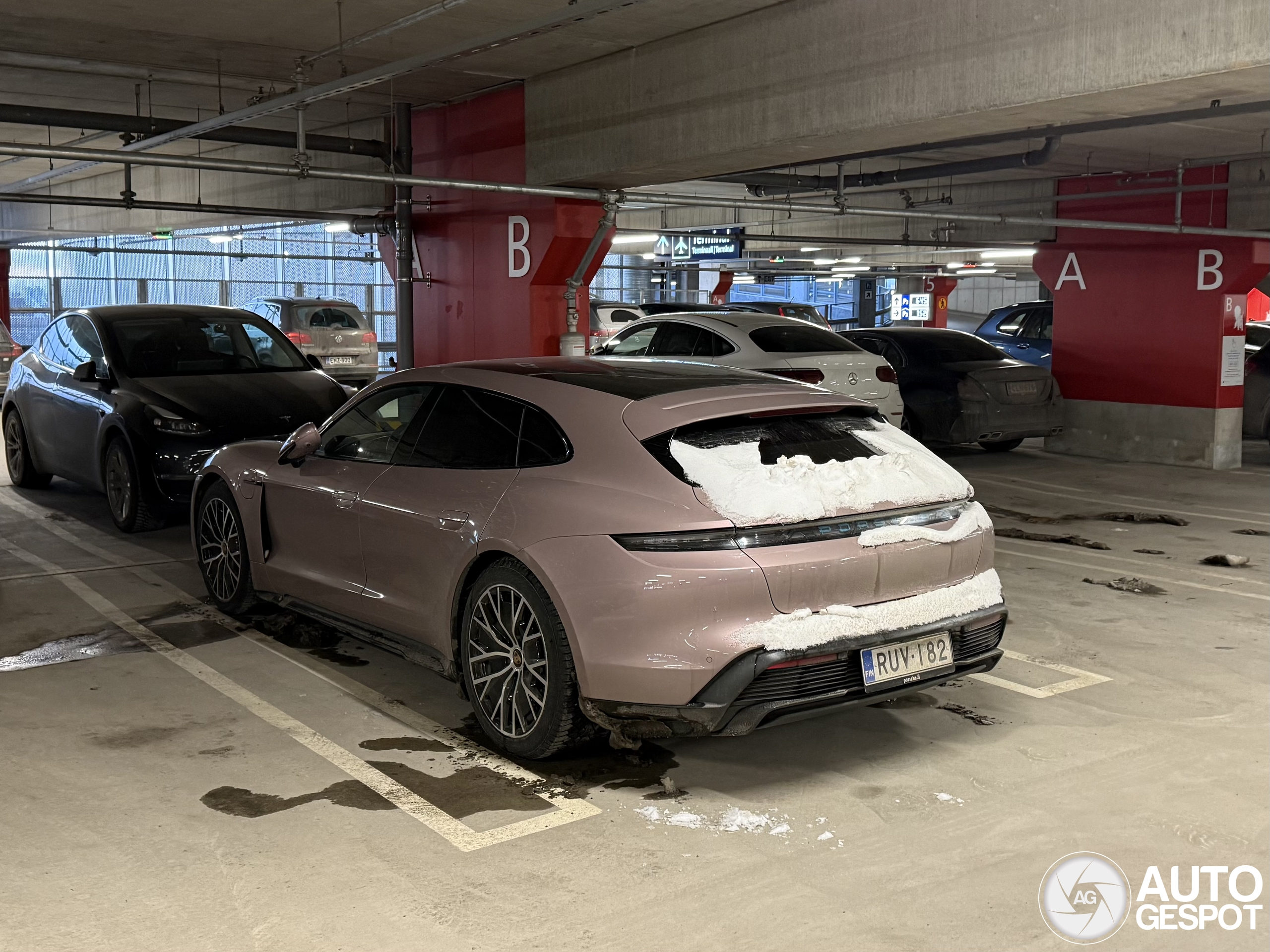 Porsche Taycan GTS Sport Turismo
