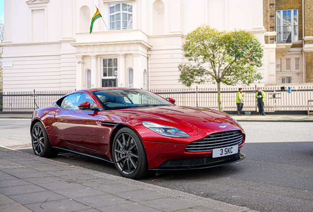 Aston Martin DB11