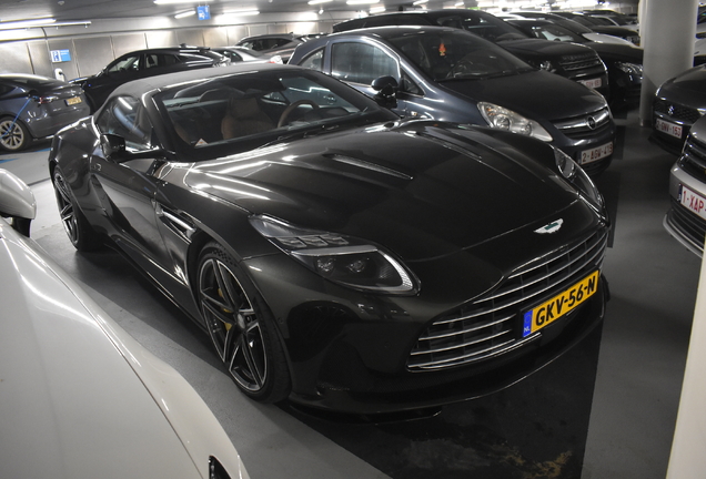 Aston Martin DB12 Volante