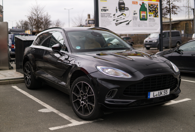 Aston Martin DBX