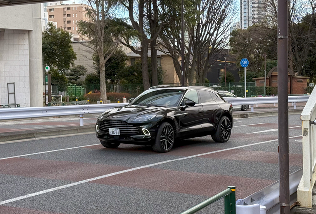 Aston Martin DBX
