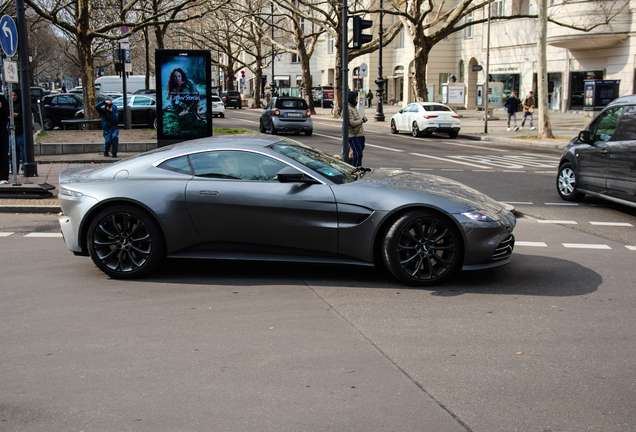 Aston Martin V8 Vantage 2018
