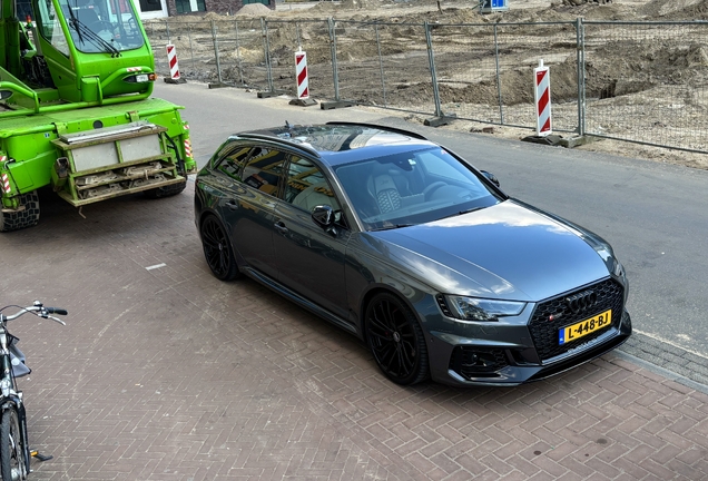 Audi RS4 Avant B9
