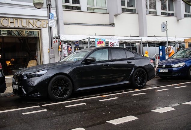 BMW M5 G90