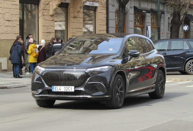 Mercedes-Maybach EQS 680 SUV Night Series