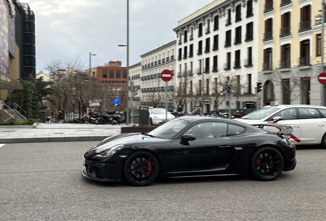 Porsche 718 Cayman GT4
