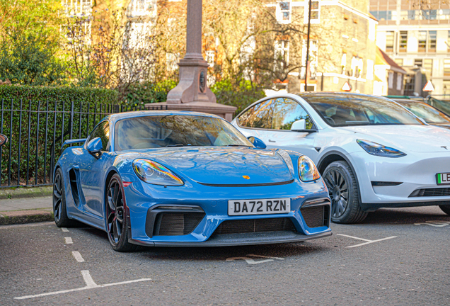 Porsche 718 Cayman GT4