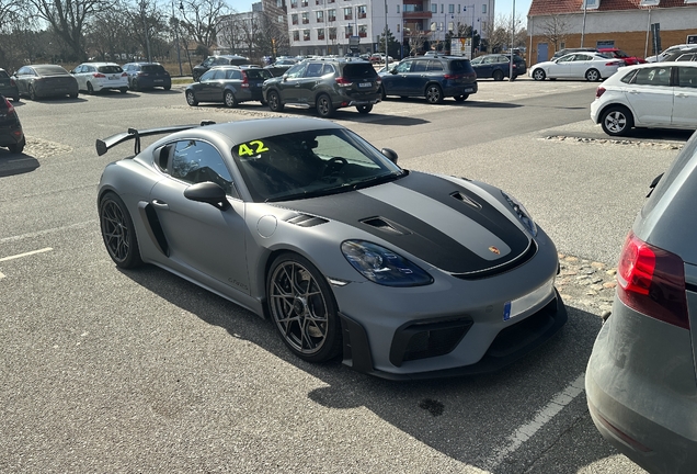 Porsche 718 Cayman GT4 RS Weissach Package