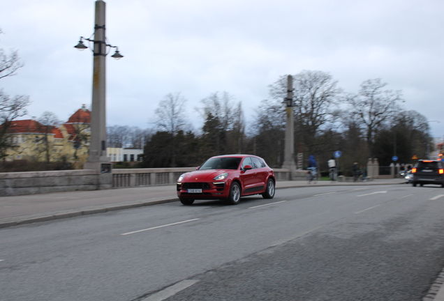 Porsche 95B Macan GTS