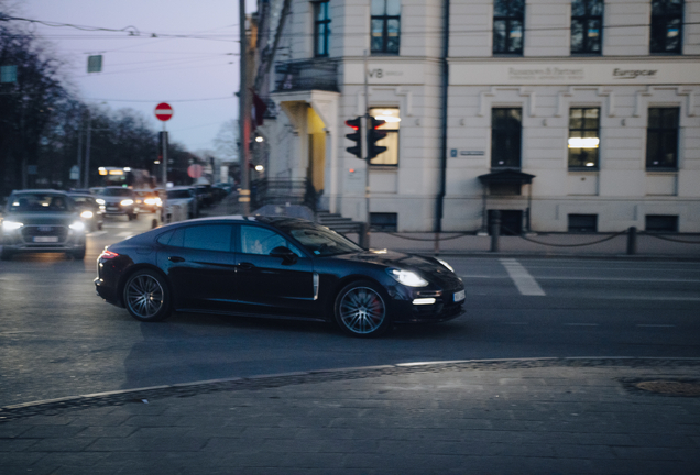 Porsche 971 Panamera Turbo