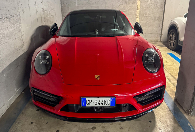 Porsche 992 Carrera 4 GTS