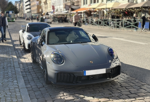Porsche 992 Carrera 4 GTS MkII