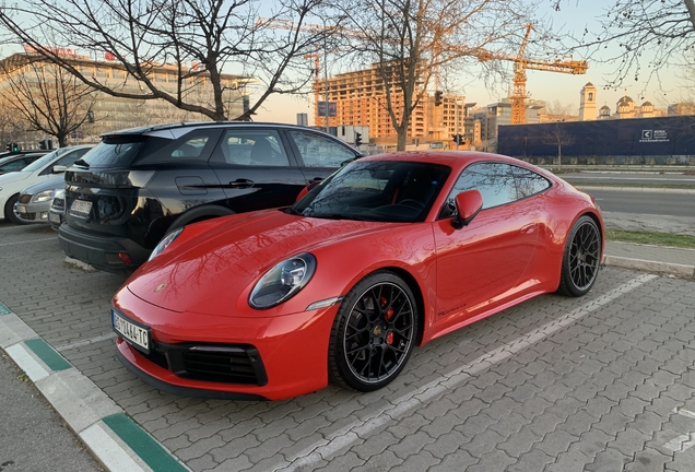 Porsche 992 Carrera 4S