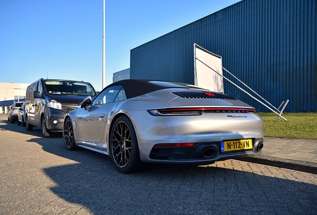 Porsche 992 Carrera 4S Cabriolet