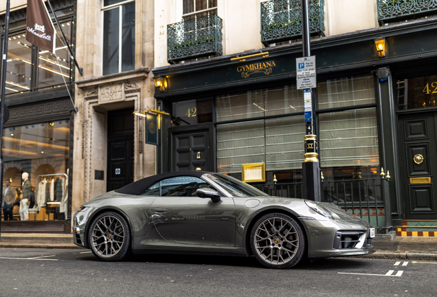 Porsche 992 Carrera 4S Cabriolet