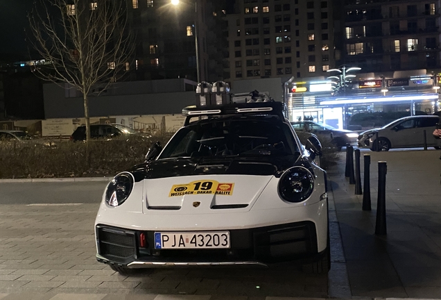 Porsche 992 Dakar