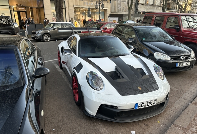 Porsche 992 GT3 RS Weissach Package
