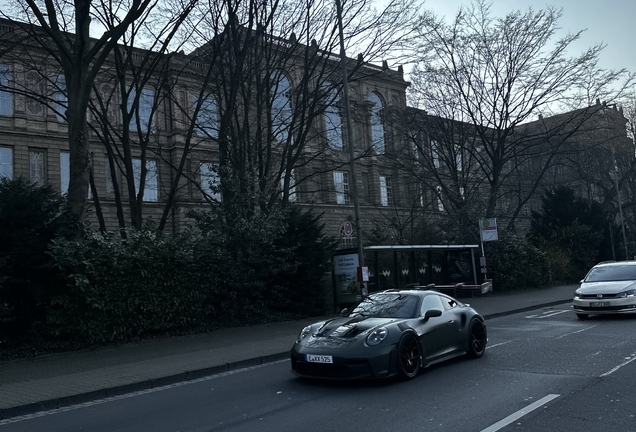 Porsche 992 GT3 RS Weissach Package