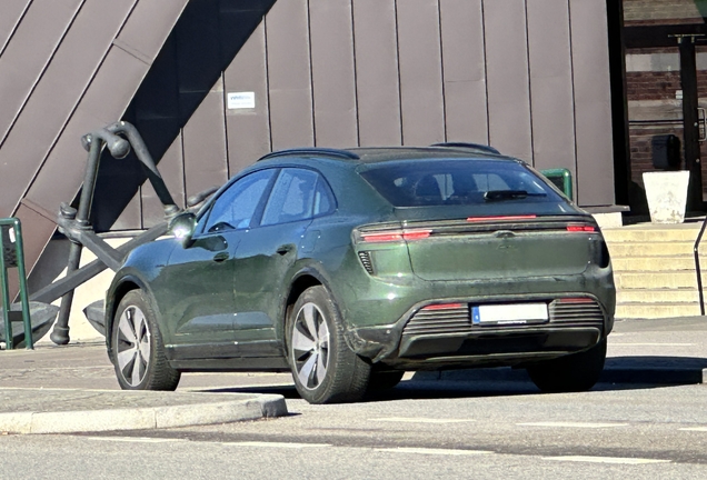 Porsche Macan EV Turbo