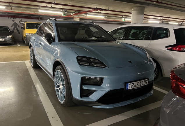 Porsche Macan EV Turbo