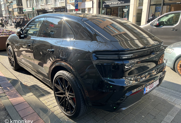 Porsche Macan EV Turbo