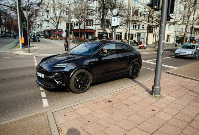 Porsche Macan EV Turbo