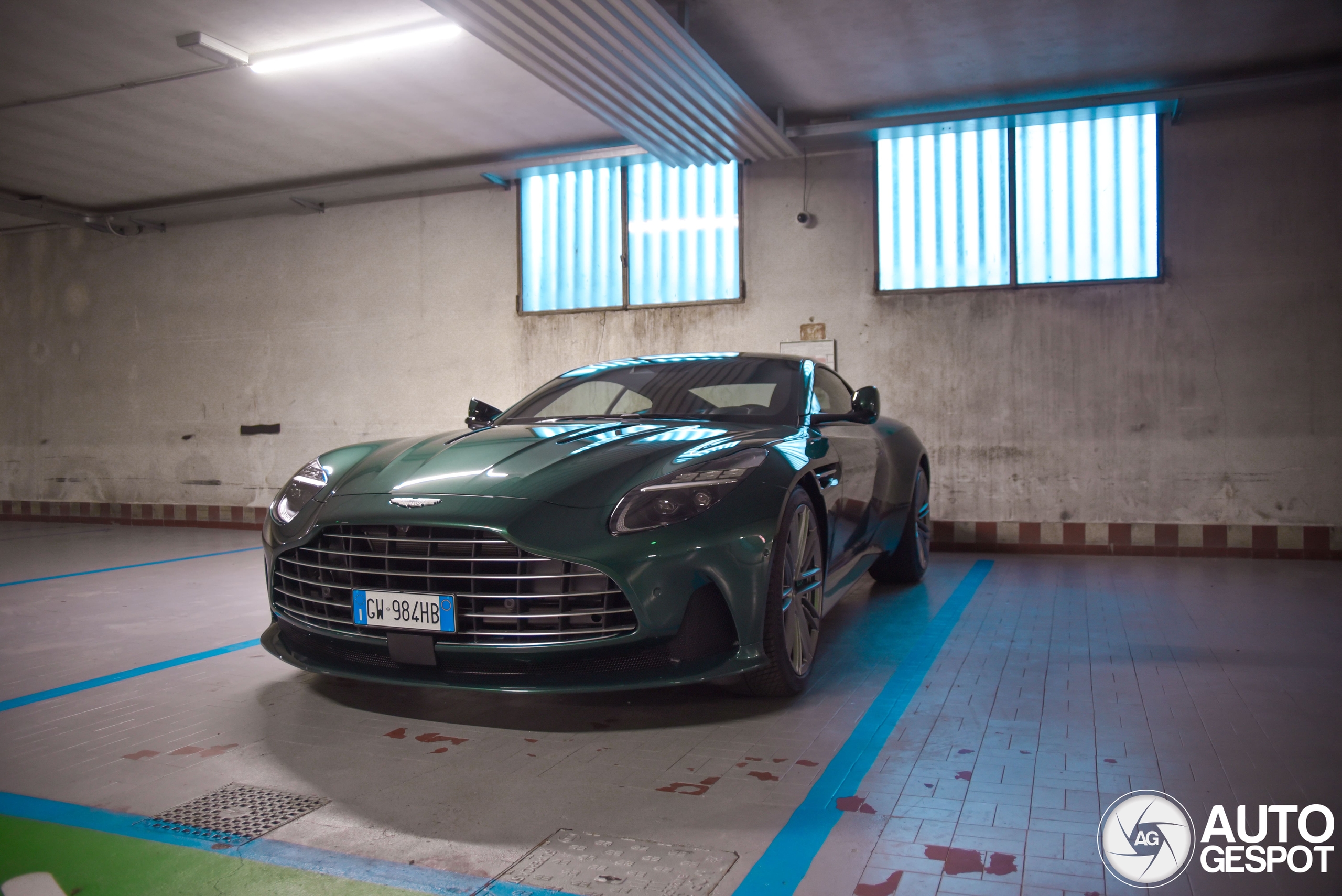 Aston Martin DB12
