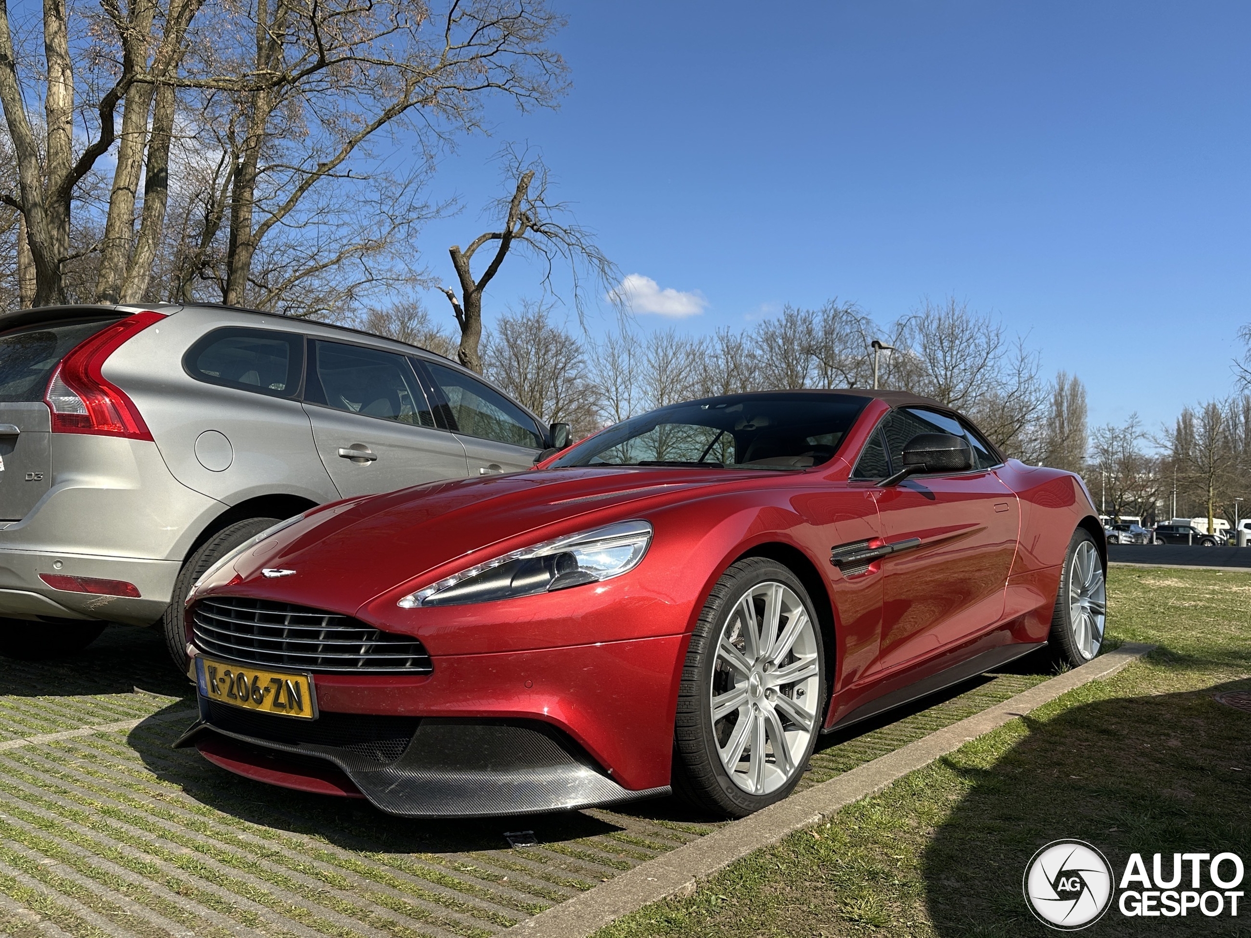 Aston Martin Vanquish Volante