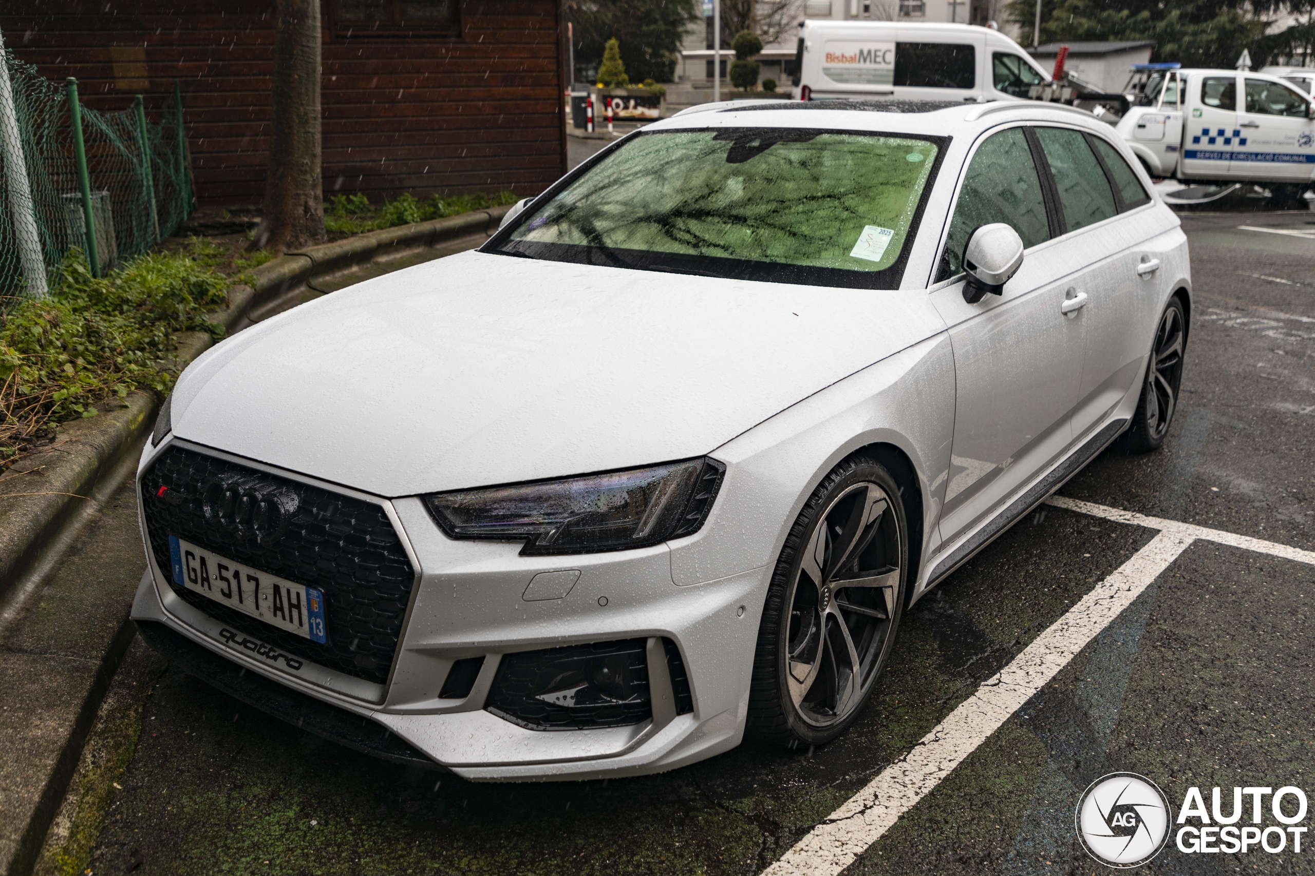 Audi RS4 Avant B9