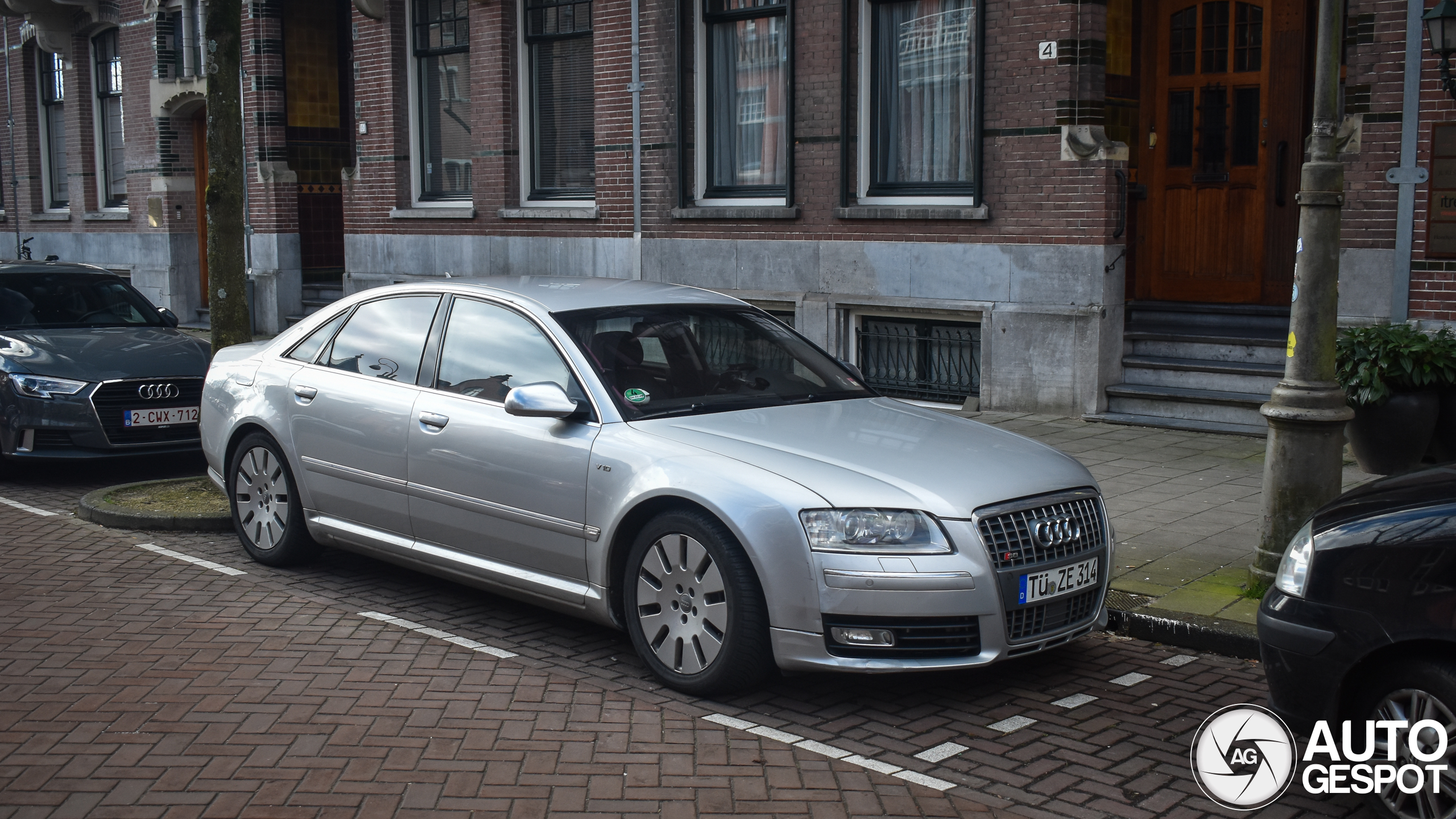 Audi S8 D3