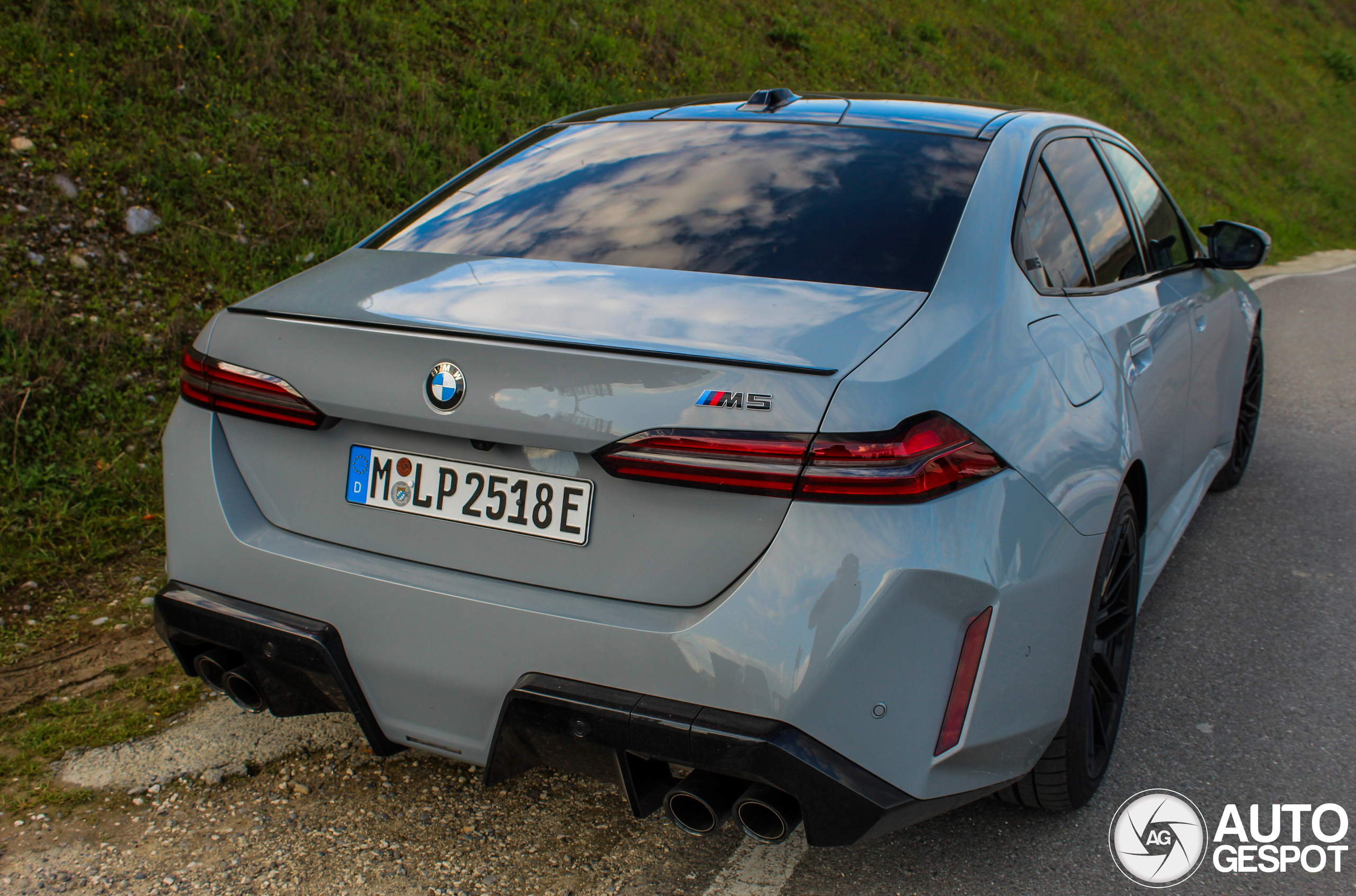 BMW M5 G90