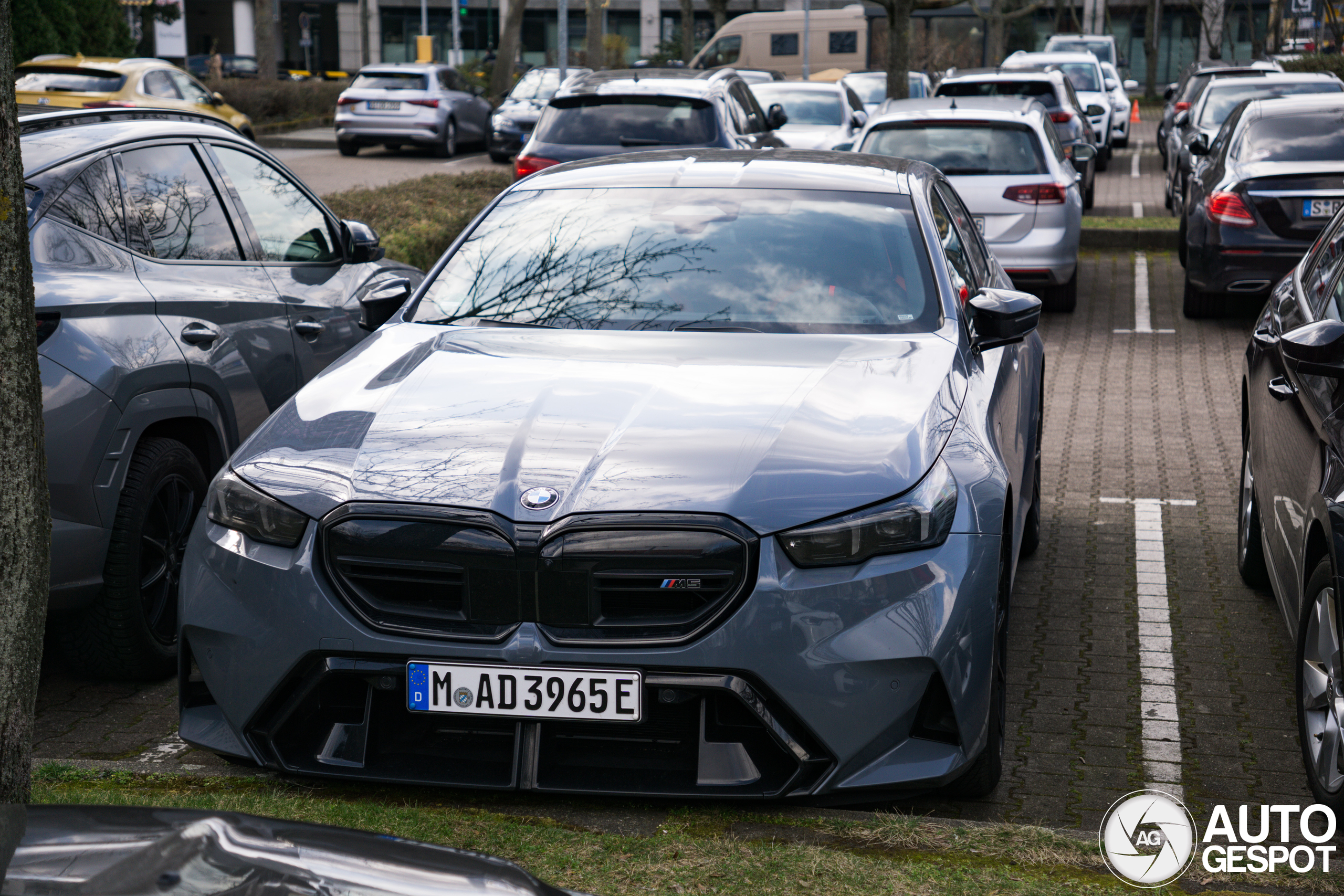 BMW M5 G90