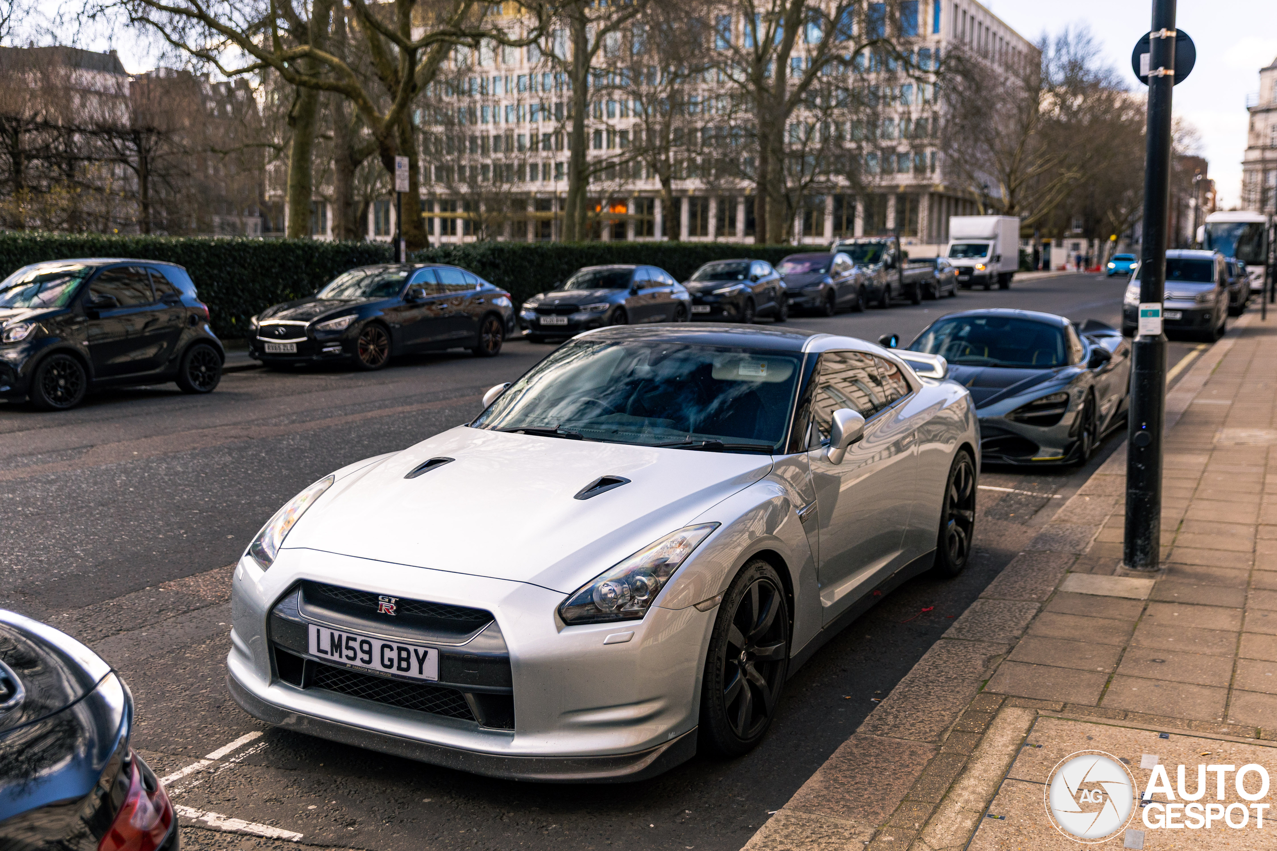 Nissan GT-R